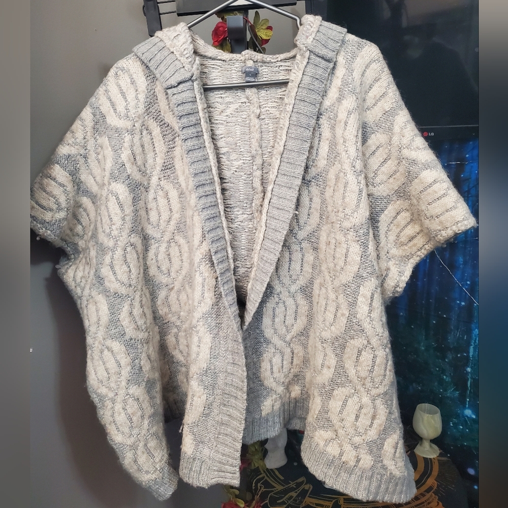 Aerie Gray/Blue and Cream Chunky Knit Cardigan With Hood And Pockets Size Medium
